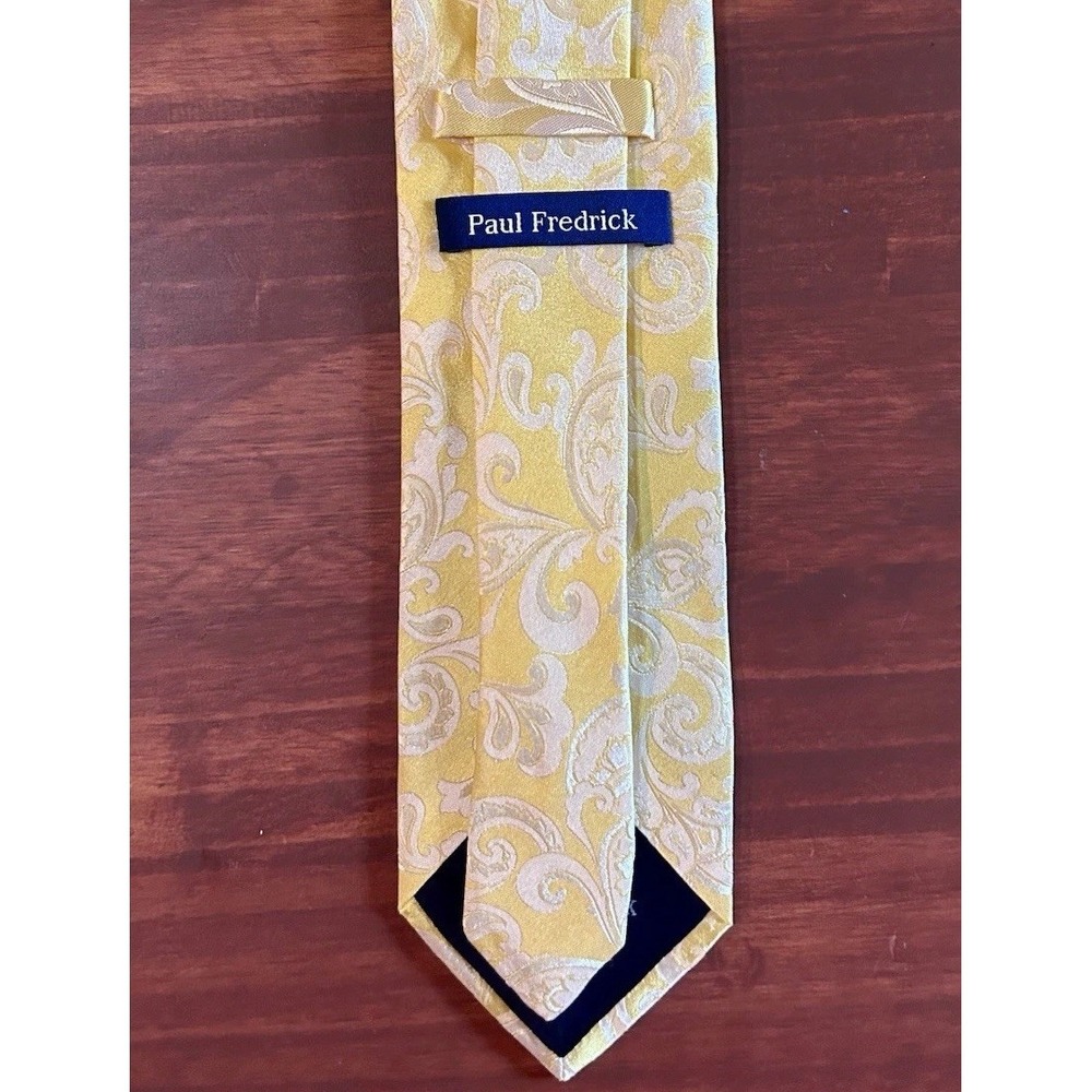 Paul Fredrick Yellow White Silver Metallic Paisley 100% Silk Necktie Italy NEW!